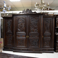 Шкаф платяной в бретонском стиле