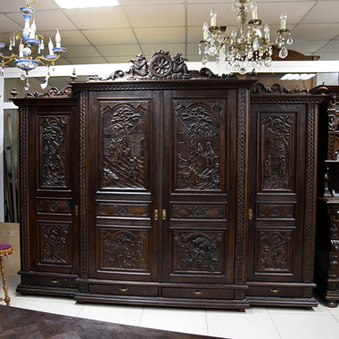 Шкаф платяной в бретонском стиле