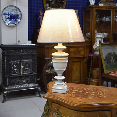 Настольная лампа