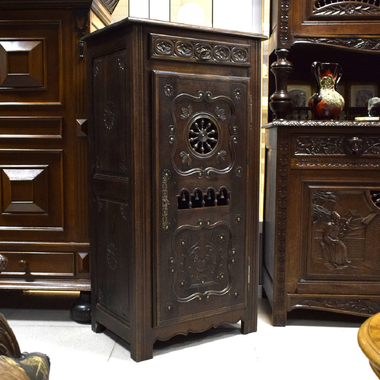 Тумба в бретонском стиле